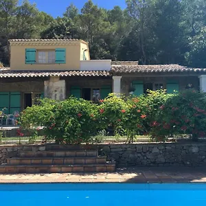 Mas De La Pinede Ex-les Arbousiers Bed & Breakfast