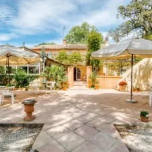 2* Hotel Logis Le Chene